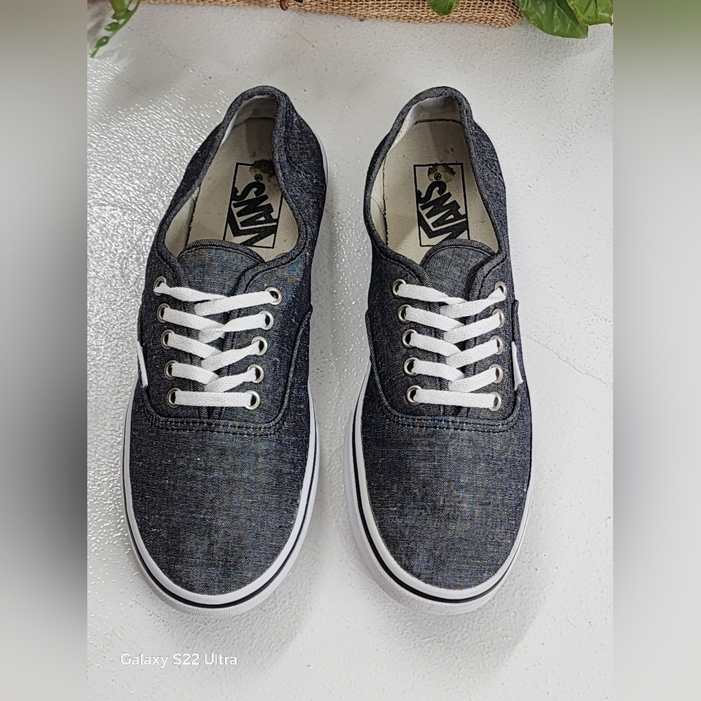 Vans Black and White Sneakers Classic Style